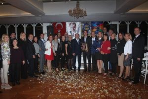 Rotary Meslek Hizmet &ouml;d&uuml;l&uuml; Orhun Ene'ye verildi...