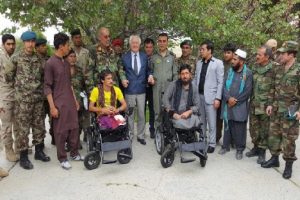 T&uuml;rk Askerinden Afgan Gazilere ak&uuml;l&uuml; sandalye