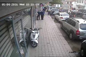 D&ouml;ner bı&ccedil;aklı, silahlı kavga g&uuml;venlik kamerasında