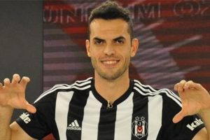 Beşiktaş'ın stoperi Luiz Rhodolfo, taraftara mesaj g&ouml;nderdi