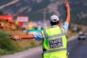 Trafik cezalarından kurtulmak i&ccedil;in şeytanın aklına gelmeyecek y&ouml;ntem