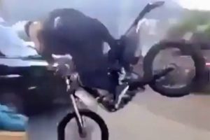 Motosikletten cipe balıklama ge&ccedil;iş