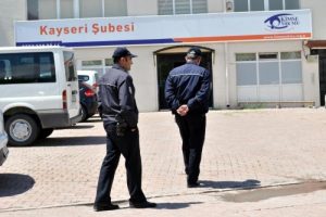 Kayseri'de Kimse Yok Mu Derneği'ne FET&Ouml; baskını