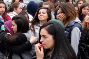 Kalp krizinden &ouml;len liseli g&ouml;zyaşlarıyla uğurlandı