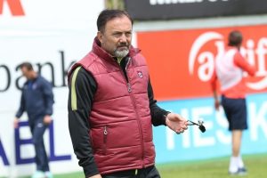 Trabzonspor'da Mandıralı, kadro kurmakta sıkıntı yaşıyor