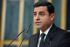 Demirtaş: &Uuml;lkeyi kimin y&ouml;neteceğine halk karar verir demiştin, hadi &ccedil;ık yine s&ouml;yle