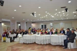 Bursa'da kursiyerlerden Anneler G&uuml;n&uuml; kutlaması