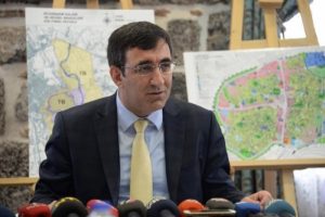 Yılmaz: Demokratik siyaset ile şiddet aynı anda olmaz