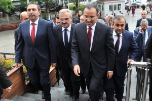 Adalet Bakanı Bekir Bozdağ Bursa Valisi Karaloğlu'nu ziyaret etti