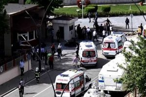 Gaziantep'teki saldırıda yaralanan polis memuru şehit oldu