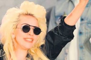 Gaga'dan hayır i&ccedil;in giyim koleksiyonu...