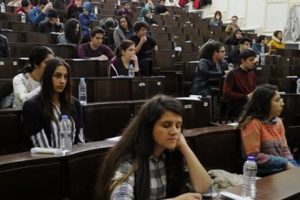 Sınavda hayal kırıklığı yaşayan &ouml;ğrenciye destek şart