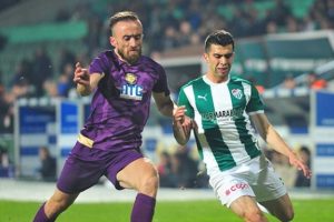 Bursaspor deplasmanda Osmanlıspor &ouml;n&uuml;nde