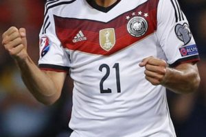 Almanya'da İlkay G&uuml;ndoğan sakatlığı nedeniyle EURO 2016'yı ka&ccedil;ıracak