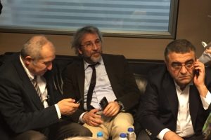 Can D&uuml;ndar'a saldırı girişiminde bulunan saldırganın kimliği belli oldu