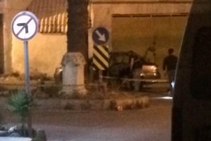 İzmir'de bomba y&uuml;kl&uuml; ara&ccedil; paniği