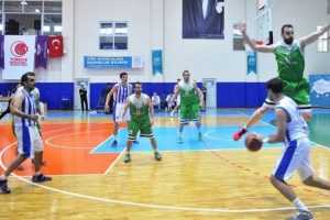 Bursa Nil&uuml;fer Belediyespor avantajı kaptı