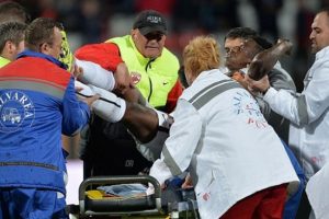 Dinamo B&uuml;kreşli Patrick Ekeng oyuna girdikten 7 dakika sonra hayatını kaybetti