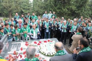 Bursaspor'un efsane Başkanı İbrahim Yazıcı dualarla anıldı