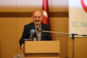 Bakan M&uuml;ezzinoğlu: "T&uuml;kettiğimiz ilacın y&uuml;zde 70'ini T&uuml;rkiye &uuml;retiyor"