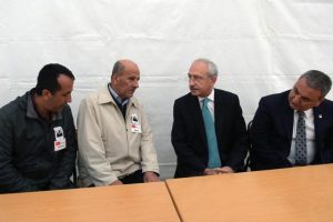 Kılı&ccedil;daroğlu'ndan şehit babasına ziyaret
