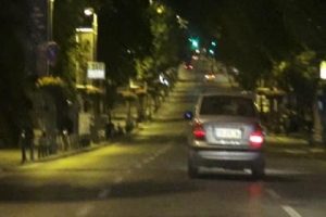 Bağdat Caddesi'nde y&uuml;rekleri ağıza getiren otomobil