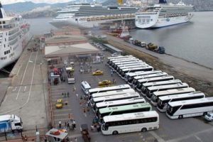 Gemi turları iptal olunca, Alsancak limanı otopark oldu