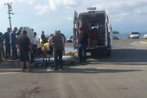 Kontrol noktasından ka&ccedil;mak isteyen motosikletli, astsubayın kolunu kırdı