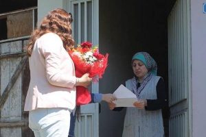 Asker annesine, Anneler G&uuml;n&uuml; s&uuml;rprizi