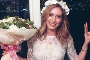 Sinem Kobal bekarlığa b&ouml;yle veda etti