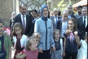 Bakan Ramazanoğlu Dar&uuml;laceze'yi ziyaret etti
