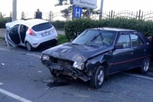 Rize'de zincirleme kazaya 3 ara&ccedil; karıştı!