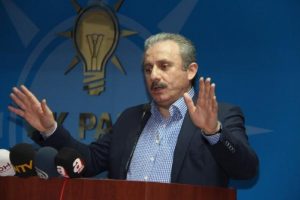 Ak Partili Şentop: T&uuml;rkiye'nin &uuml;zerine dikilmiş bir elbise bug&uuml;n&uuml;n T&uuml;rkiye'sini taşımıyor