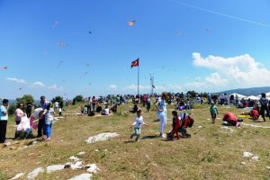 Bursa'da b&uuml;y&uuml;k ustaya u&ccedil;urtmalarla selam g&ouml;nderdiler