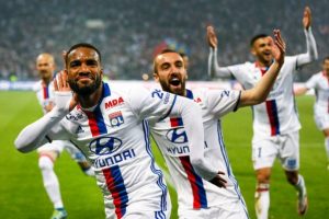6-1'e havai fişekli kutlama
