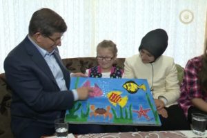 Minik kızdan Başbakan'a: Ama ben Beşiktaşlıyım