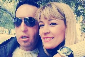 Y&uuml;z nakilli Bursalı Recep Sert, kızıyla fotoğrafını paylaştı