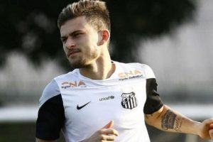 Fenerbah&ccedil;e'nin transfer listesinde yer alan Lucas Lima'dan ayrılık a&ccedil;ıklaması