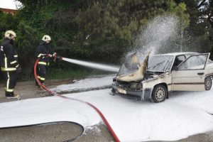 Bursa'da seyir halindeki ara&ccedil; alev alev yandı!