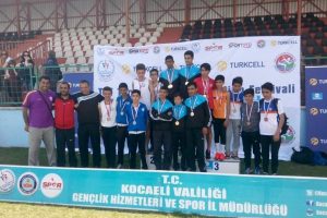 Nil&uuml;fer Belediyespor Erkek Atletizm Takımı,  Atletizm Festivali'nde finallere kaldı