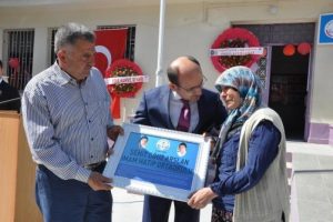 Şehidin ismi okuluna verildi, annesi g&ouml;zyaşlarını tutamadı