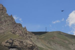 Hakkari sınırında askeri hareketlilik s&uuml;r&uuml;yor