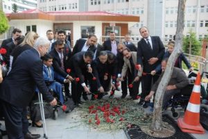 Gaziantep'te engelliler ter&ouml;re tepki i&ccedil;in birleşti
