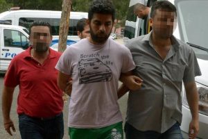 4 yıldır aranan ş&uuml;pheli 3 ayrı sahte kimlikle yakalandı
