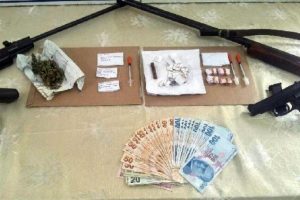 Kocaeli'de uyuşturucu operasyonu: 12 g&ouml;zaltı
