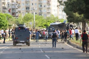"Patlamada g&ouml;zaltında bulunan 3 ş&uuml;pheli hayatını kaybetti"