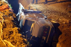Bursa'da feci kaza! Ara&ccedil; kanala d&uuml;şt&uuml;!