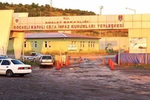 IŞİD'liler g&ouml;z g&ouml;re g&ouml;re hapisten ka&ccedil;tı!