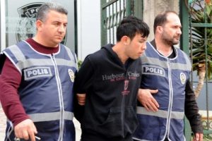 Cinayet sanığı ayakkabısının eşini unutunca yakalandı