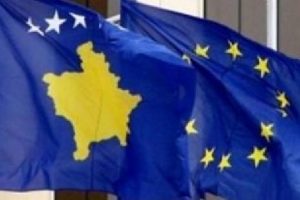 Kosovalılar pasaport kuyruğu oluşturdu